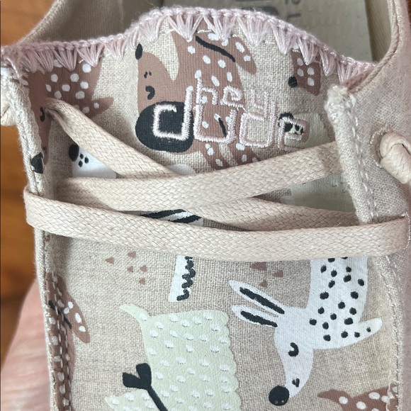 EUC Hey Dude Beige Animal Print Shoes - Picture 6 of 16